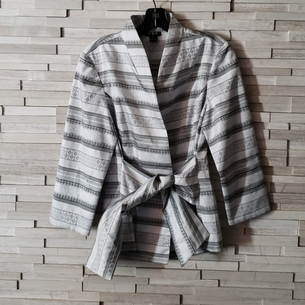MSK Tie Front Top